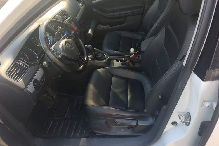 Used Volkswagen Sagitar 2017 1.6L Automatic Comfort Model Left Front Seat
