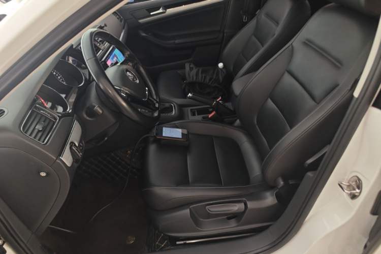 Used Volkswagen Sagitar 2017 180TSI Automatic Luxury Edition Left Front Seat