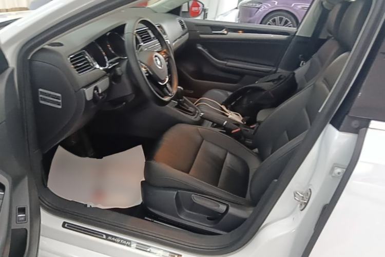 Used Volkswagen Sagitar 2017 230TSI Automatic Comfort Version Left Front Seat