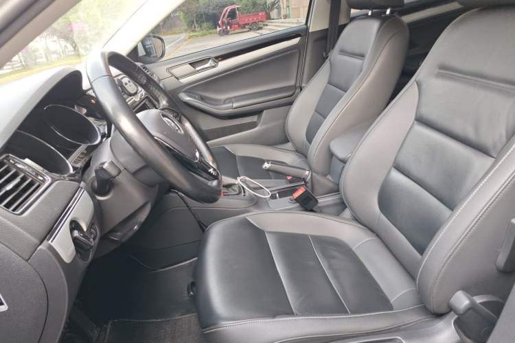 Used Volkswagen Sagitar 2017 1.6L Automatic Comfort Model Left Front Seat