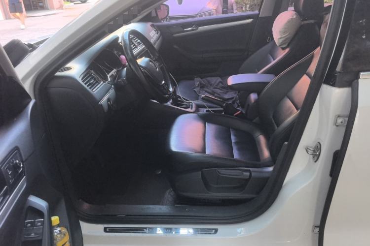 Used Volkswagen Sagitar 2017 180TSI Automatic Luxury Edition Left Front Seat