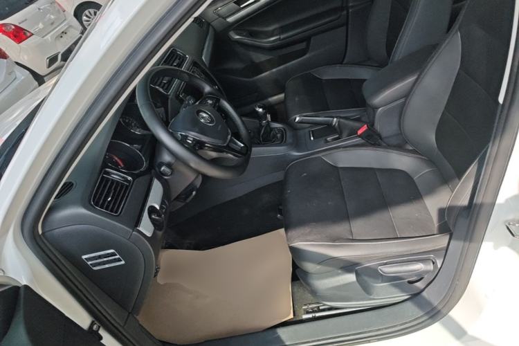 Used Volkswagen Sagitar 2017 1.6L Manual Comfort Model Left Front Seat