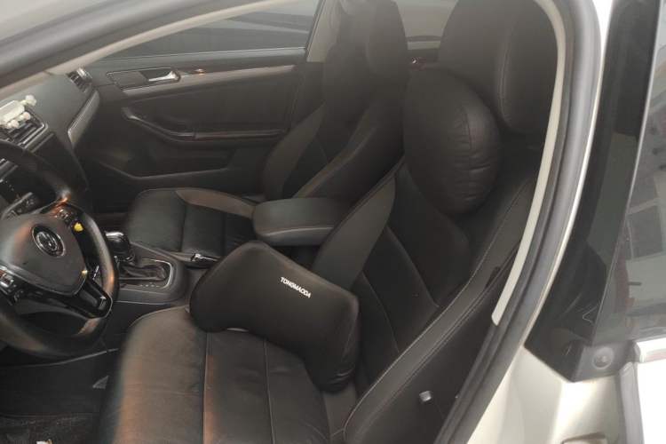 Used Volkswagen Sagitar 2017 230TSI Automatic Comfort Version Left Front Seat
