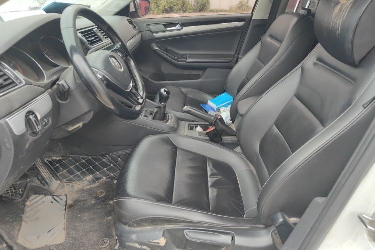 Used Volkswagen Sagitar 2017 1.6L Manual Comfort Model Left Front Seat