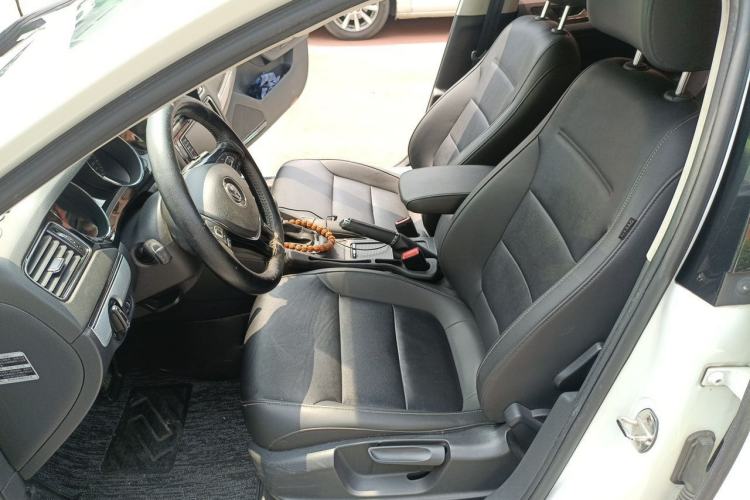 Used Volkswagen Sagitar 2017 230TSI Automatic Comfort Version Left Front Seat