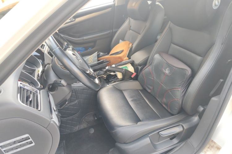 Used Volkswagen Sagitar 2017 230TSI Automatic Comfort Version Left Front Seat