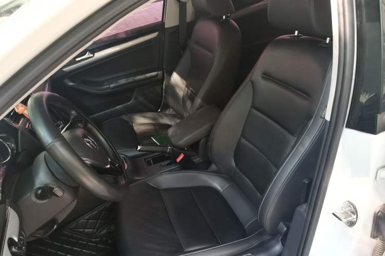 Used Volkswagen Sagitar 2017 230TSI Automatic Comfort Version Left Front Seat