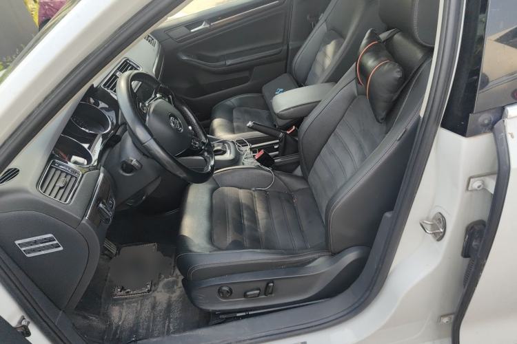 Used Volkswagen Sagitar 2017 230TSI Automatic Luxury Edition Left Front Seat