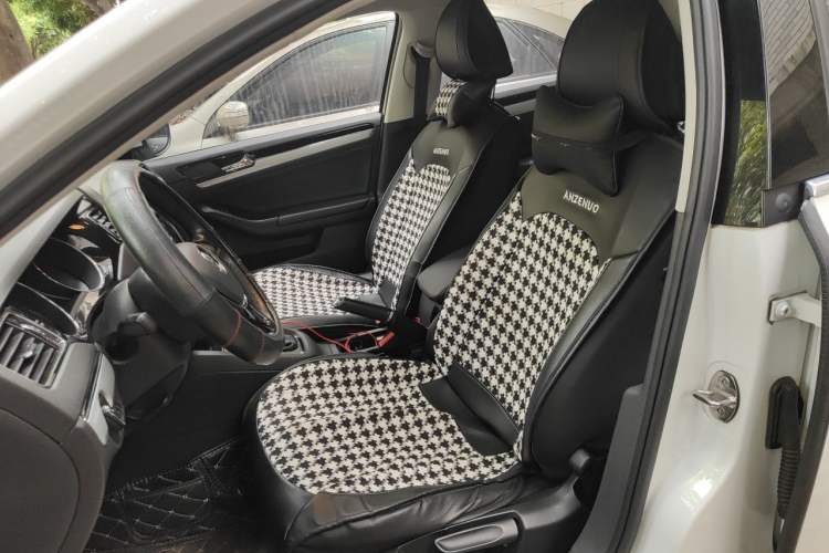 Used Volkswagen Sagitar 2017 1.6L Automatic Comfort Model Left Front Seat