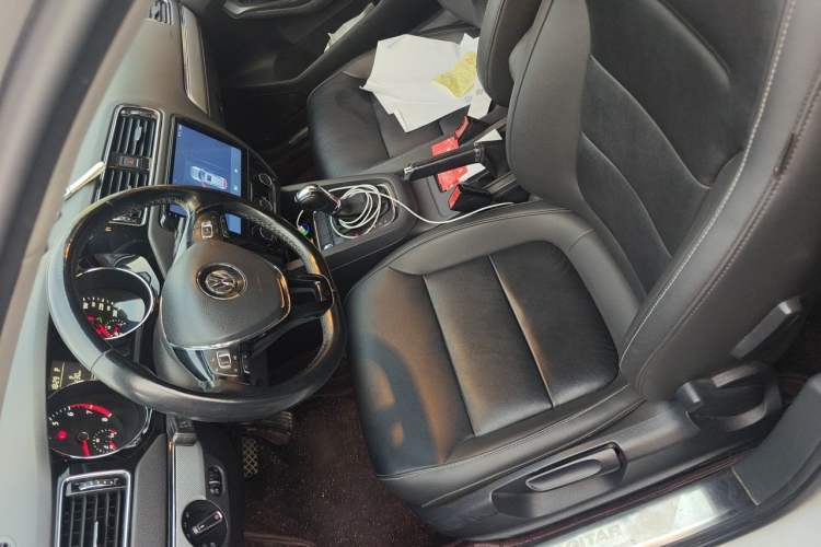 Used Volkswagen Sagitar 2017 230TSI Automatic Comfort Version Left Front Seat