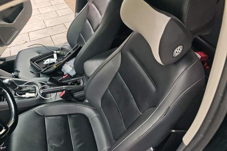 Used Volkswagen Sagitar 2017 230TSI Automatic Comfort Version Left Front Seat
