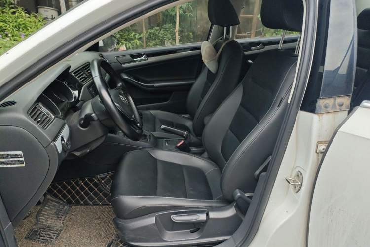 Used Volkswagen Sagitar 2017 1.6L Manual Comfort Model Left Front Seat
