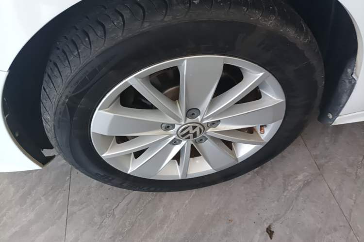 Used Volkswagen Sagitar 2017 1.6L Automatic Fashion Model Left Front Wheel Hub