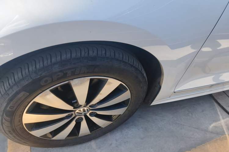 Used Volkswagen Sagitar 2017 230TSI Automatic Comfort Version Left Front Wheel Hub