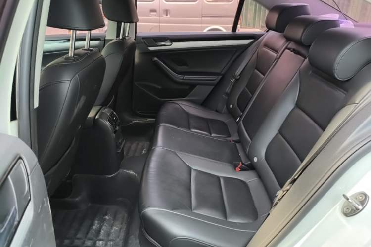 Used Volkswagen Sagitar 2017 230TSI Automatic Comfort Version Left Rear Seat