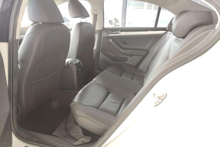 Used Volkswagen Sagitar 2017 230TSI Automatic Comfort Version Left Rear Seat