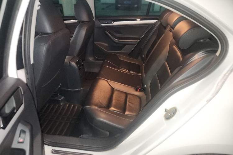 Used Volkswagen Sagitar 2017 230TSI Automatic Comfort Version Left Rear Seat