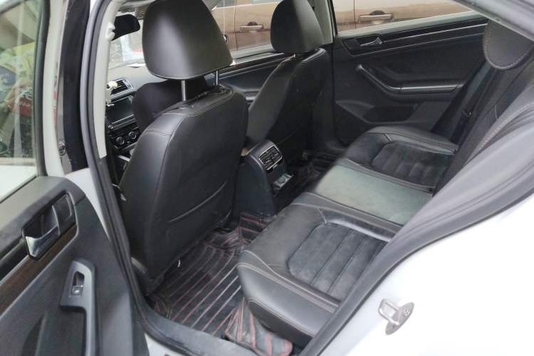 Used Volkswagen Sagitar 2017 230TSI Automatic Luxury Edition Left Rear Seat