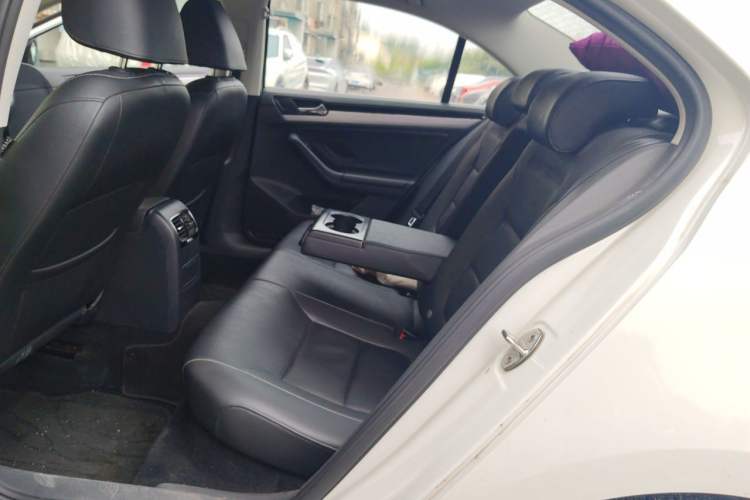 Used Volkswagen Sagitar 2017 180TSI Automatic Luxury Edition Left Rear Seat