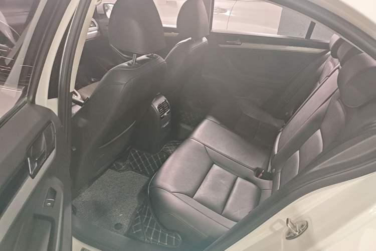 Used Volkswagen Sagitar 2017 230TSI Automatic Comfort Version Left Rear Seat