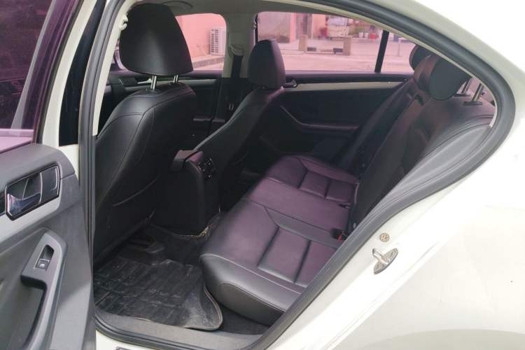 Used Volkswagen Sagitar 2017 1.6L Manual Comfort Model Left Rear Seat