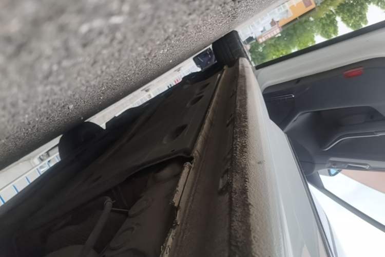 Used Volkswagen Sagitar 2017 230TSI Automatic Comfort Version Left Side Sill