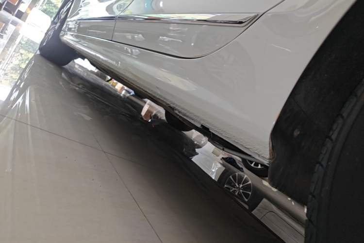 Used Volkswagen Sagitar 2017 230TSI Automatic Comfort Version Left Side Sill