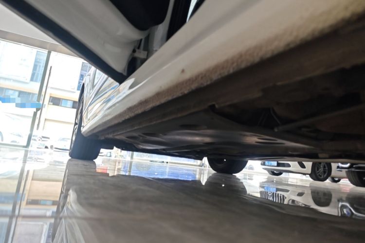 Used Volkswagen Sagitar 2017 180TSI Automatic Luxury Edition Left Side Sill