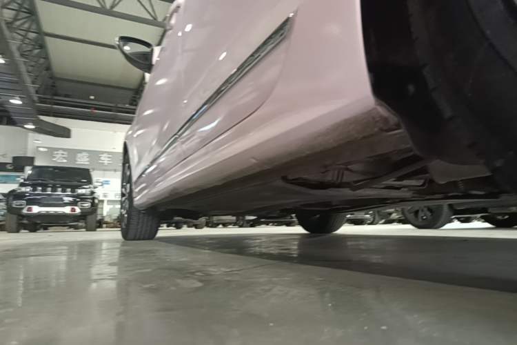 Used Volkswagen Sagitar 2017 1.6L Automatic Comfort Model Left Side Sill