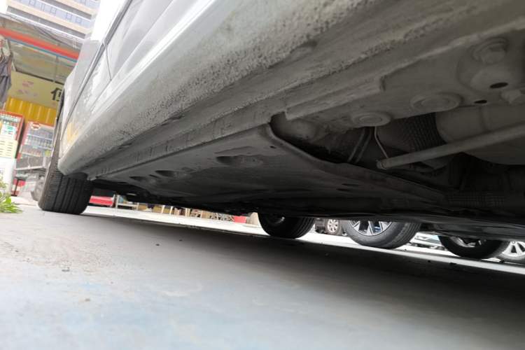 Used Volkswagen Sagitar 2017 230TSI Automatic Comfort Version Left Side Sill