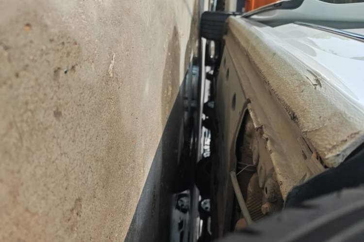 Used Volkswagen Sagitar 2017 1.6L Manual Comfort Model Left Side Sill