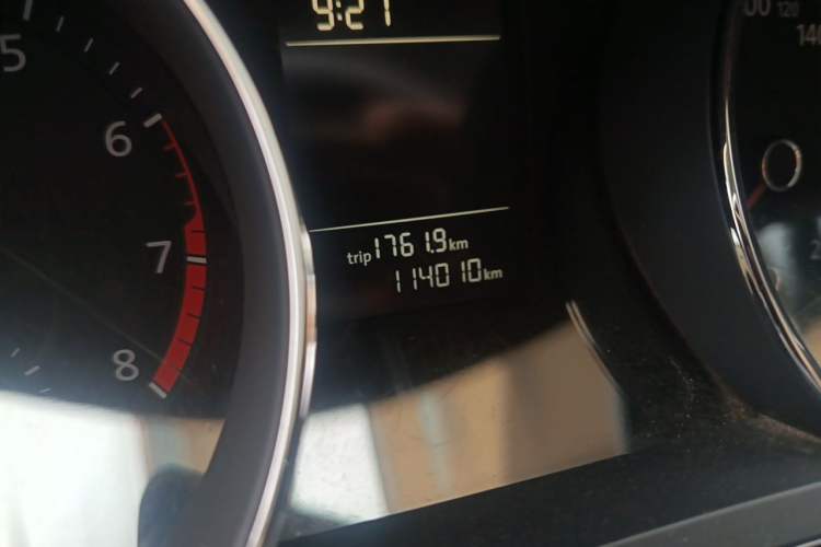 Used Volkswagen Sagitar 2017 230TSI Automatic Comfort Version Odometer Close Up
