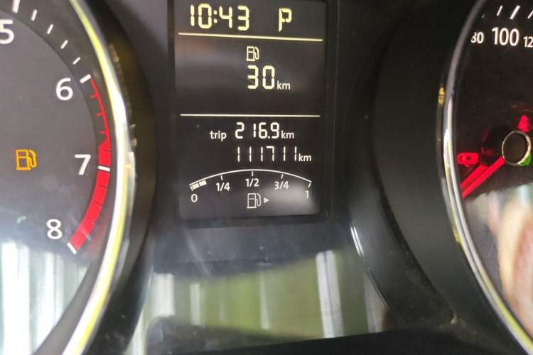 Used Volkswagen Sagitar 2017 1.6L Automatic Comfort Model Odometer Close Up