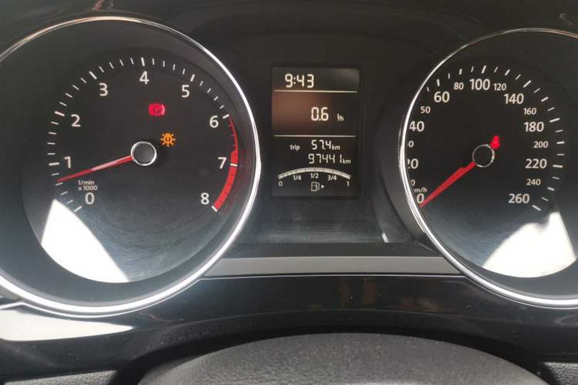 Used Volkswagen Sagitar 2017 1.6L Manual Comfort Model Odometer Close Up