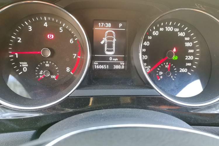 Used Volkswagen Sagitar 2017 230TSI Automatic Luxury Edition Odometer Close Up