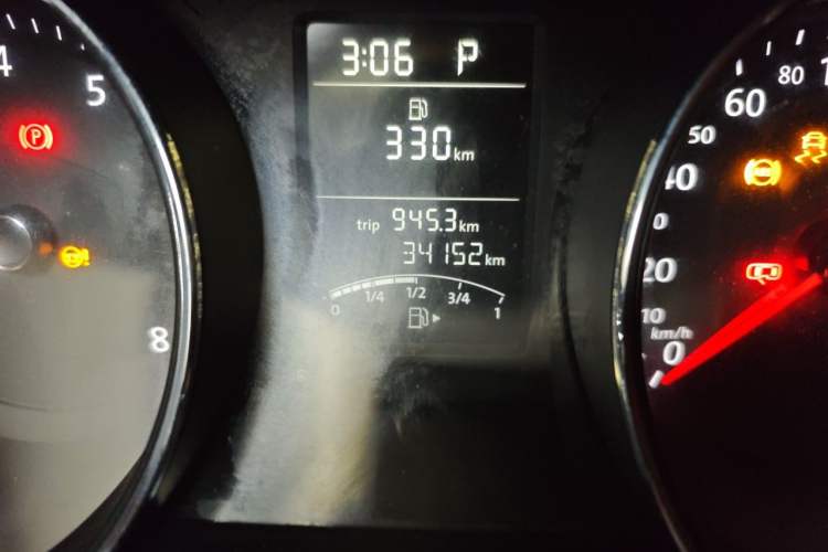 Used Volkswagen Sagitar 2017 1.6L Automatic Comfort Model Odometer Close Up