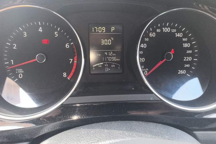 Used Volkswagen Sagitar 2017 1.6L Automatic Comfort Model Odometer Close Up