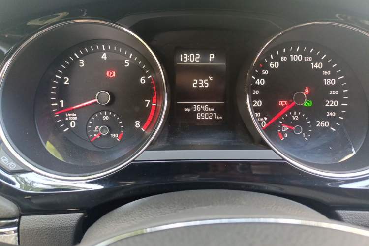 Used Volkswagen Sagitar 2017 230TSI Automatic Comfort Version Odometer Close Up
