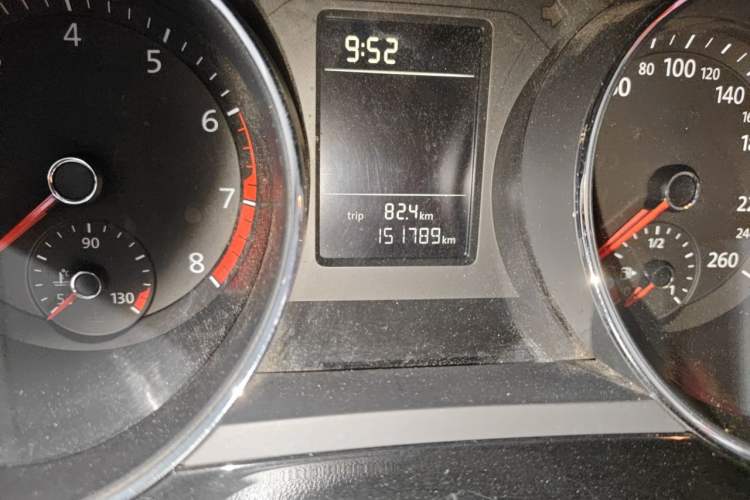 Used Volkswagen Sagitar 2017 230TSI Automatic Comfort Version Odometer Close Up