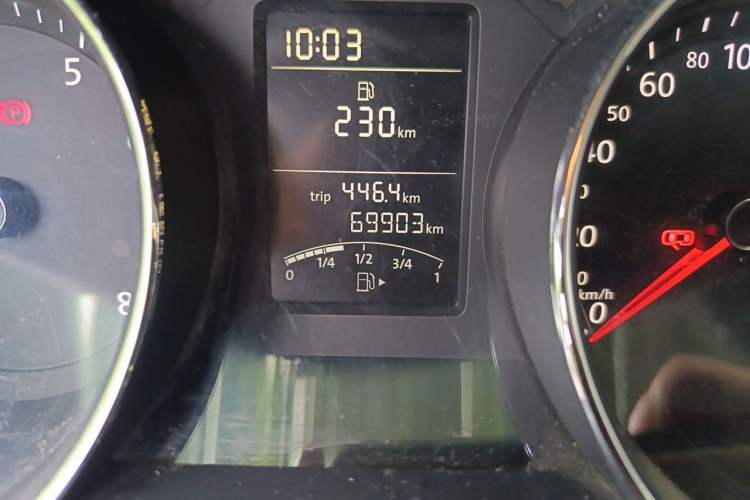 Used Volkswagen Sagitar 2017 1.6L Manual Comfort Model Odometer Close Up