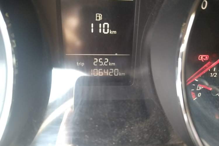 Used Volkswagen Sagitar 2017 230TSI Automatic Comfort Version Odometer Close Up