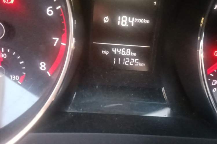 Used Volkswagen Sagitar 2017 230TSI Automatic Comfort Version Odometer Close Up