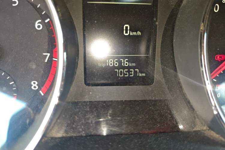 Used Volkswagen Sagitar 2017 230TSI Automatic Comfort Version Odometer Close Up