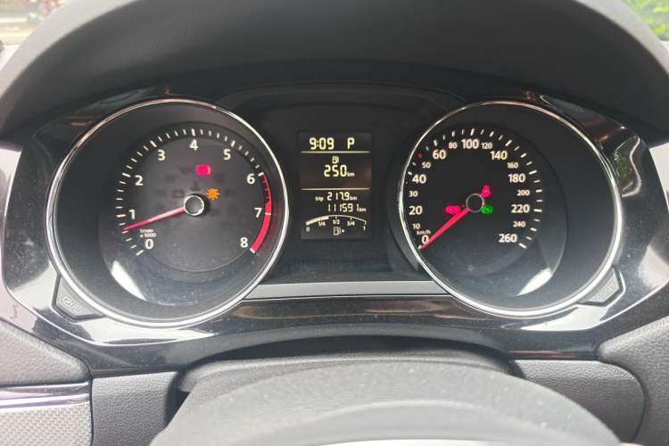 Used Volkswagen Sagitar 2017 1.6L Automatic Comfort Model Odometer Close Up