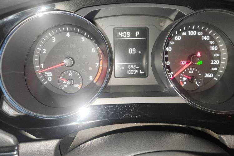 Used Volkswagen Sagitar 2017 230TSI Automatic Comfort Version Odometer Close Up