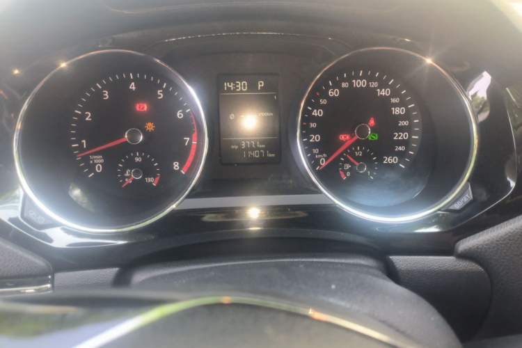 Used Volkswagen Sagitar 2017 230TSI Automatic Comfort Version Odometer Close Up