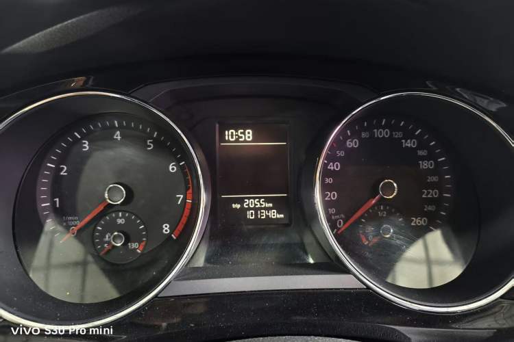 Used Volkswagen Sagitar 2017 230TSI Automatic Comfort Version Odometer Close Up