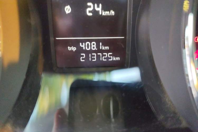 Used Volkswagen Sagitar 2017 230TSI Automatic Comfort Version Odometer Close Up