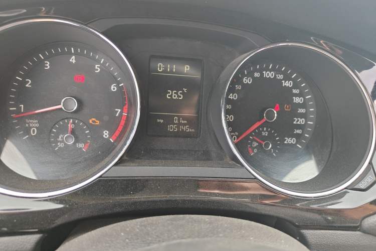 Used Volkswagen Sagitar 2017 230TSI Automatic Comfort Version Odometer Close Up