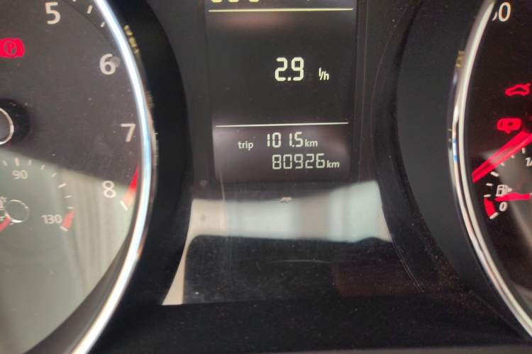 Used Volkswagen Sagitar 2017 230TSI Automatic Comfort Version Odometer Close Up